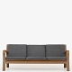 Hans J. Wegner / Getama
GE 671/3 - 3 pers. sofa i formbøjet eg og hynder i grønt uld. Designet i 1967.
1 stk. på lager
Pæn, brugt stand
