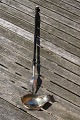 Gutgepflegte Punch Löffel zirka 45cm aus Silber mit dunkler Holzgriff mit 
Elfenbeinknospe von Altona um Jahr 1820 herum