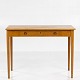 Hans J. Wegner / RY Møbler
RY 32 - Desk in oak with a drawer.
1 pc. in stock
Used condition w. few damages
