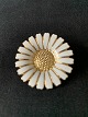 Marguerite Brooch Sterling silver
Measures 3.6 cm.