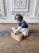 B&G Figur - Pige med dukke No. 2307