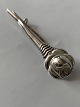 Broche i Sølv 
Stemplet HNH 830S
Længde 5,6 cm