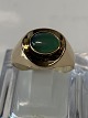 Damering i 14 karat guld, med indlagt grøn jade, 
størrelse. 53