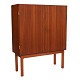 Dänischer Tischlermeisterschrank aus Teak. Dänemark um 1950. H: 149cm. B: 120cm. 
T: 44cm