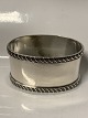 Napkin Ring Silver.
Stamped: 830S.
Size: 3.0 x ø 5.5 cm.