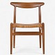 Hans J. Wegner / C. M. Madsen.
W2 - Dining chair in patinated oak with seat in wicker. Stamped from 
manufacturer.
These are model photos, please contact us for exact images of this product.
10 pcs. på lager
