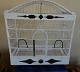 Large birdcage in white painted metal from the first half of the 1900s in good 
condition. 60x63x29cm