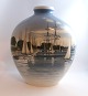 Royal Copenhagen. Unika af Harald Henriksen. Stor vase med sejlbåde. Højde 34 
cm. (1 sortering). Dateret 10/8 51