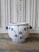 Royal Copenhagen Musselmalet riflet urtepotteskjuler 
no. 126