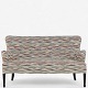 Frits Henningsen.
Sofa betrukket m. Felbrigg - Teal/Chestnut og ben i mørkbejdset mahogni.
1 stk. på lager
