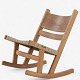 Hans J. Wegner / Getama.
GE 674 - Rocking chair with oak frame and seat with patinated straps.
1 pc. in stock
