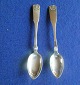 Musling silver cutlery, pair of tea spoons. 
1 spoon in 3-tower silver from 1913, and 1 spoon in English "silver"??