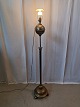 Gulvlampe Kr. 700,-