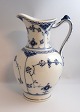 Royal Copenhagen. Musselmalet, halvblonde. Chokoladekande. Model 722. Højde 23,5 cm. (1 sortering)