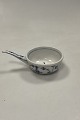Royal Copenhagen Musselmalet Riflet skål med håndtag No. 2038
