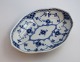 Royal Copenhagen. Musselmalet Halvblonde. Asiet. Model 551. Længde 18 cm. (1 sortering).