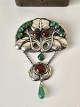 Meget smuk Art Nouveau broche i sølv prydet med rav og chrysopras