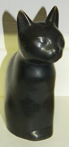 KAD - Figur af siddende kat i keramik af Knud Basse Figur af siddende kat i keramik af Knud Basse
