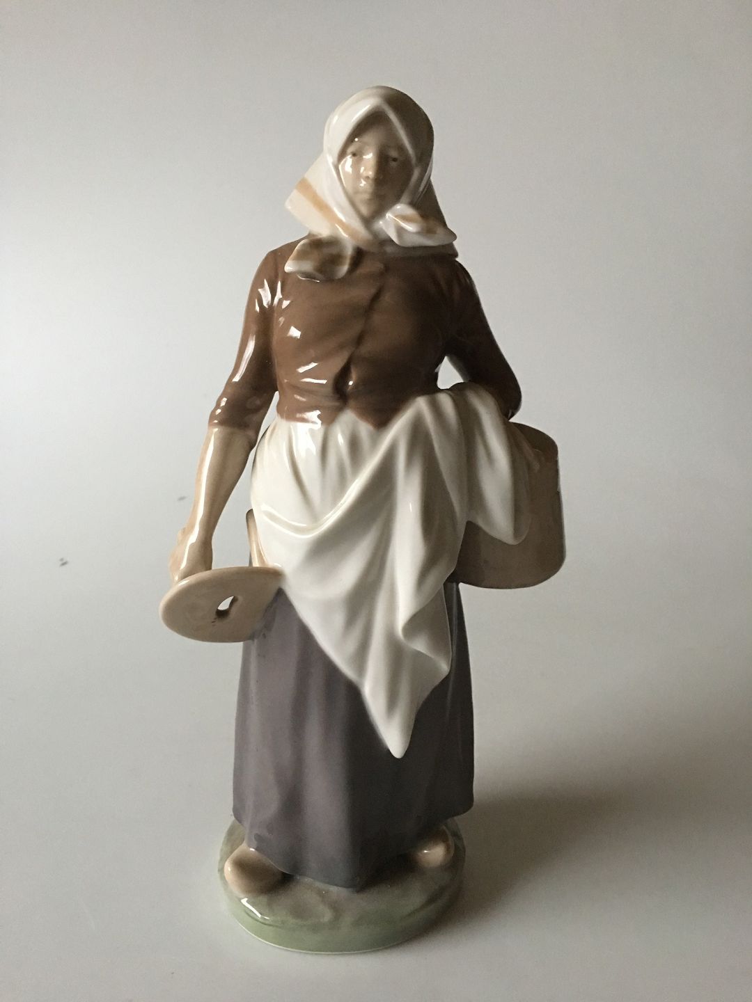 Kamp Taktil sans Akkumulerede KAD ringen - Royal Copenhagen Figur Malkepige No 899 - Royal Copenhagen Figur Malkepige No 899 Kamp Taktil sans Akkumulerede KAD ringen - Royal Copenhagen Figur Malkepige No 899 - Royal Copenhagen Figur Malkepige No 899