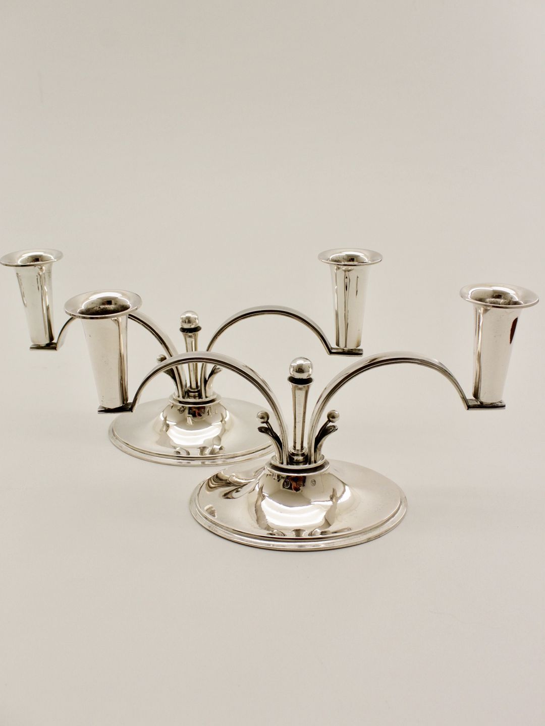 KAD ringen - C M Cohr Fredericia et art deco tretårnet sølv lysestager solgt C M Cohr et par art deco sølv lysestager solgt