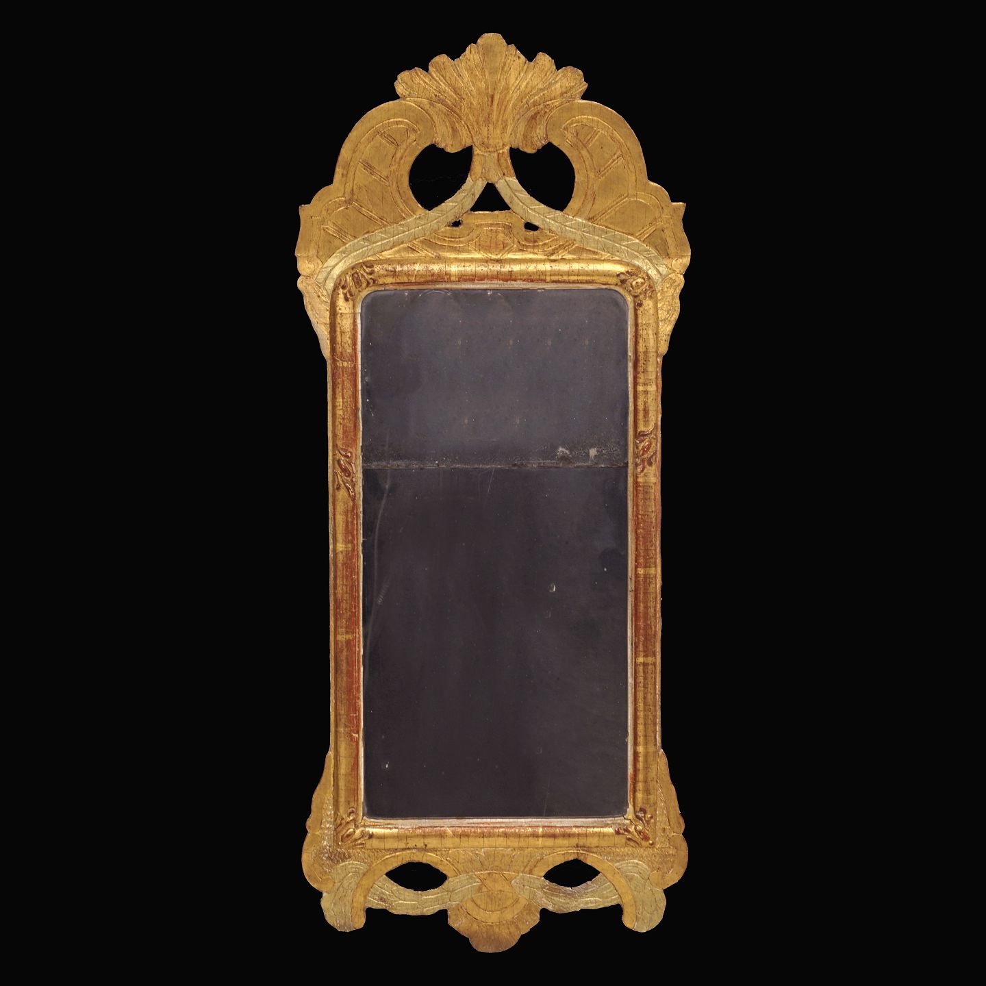 Forgyldt gustaviansk spejl med Stockholms hallstempel 177... Sverige 1770erne. M - Forgyldt gustaviansk spejl med Stockholms hallstempel Sverige 1770erne. M - KAD ringen