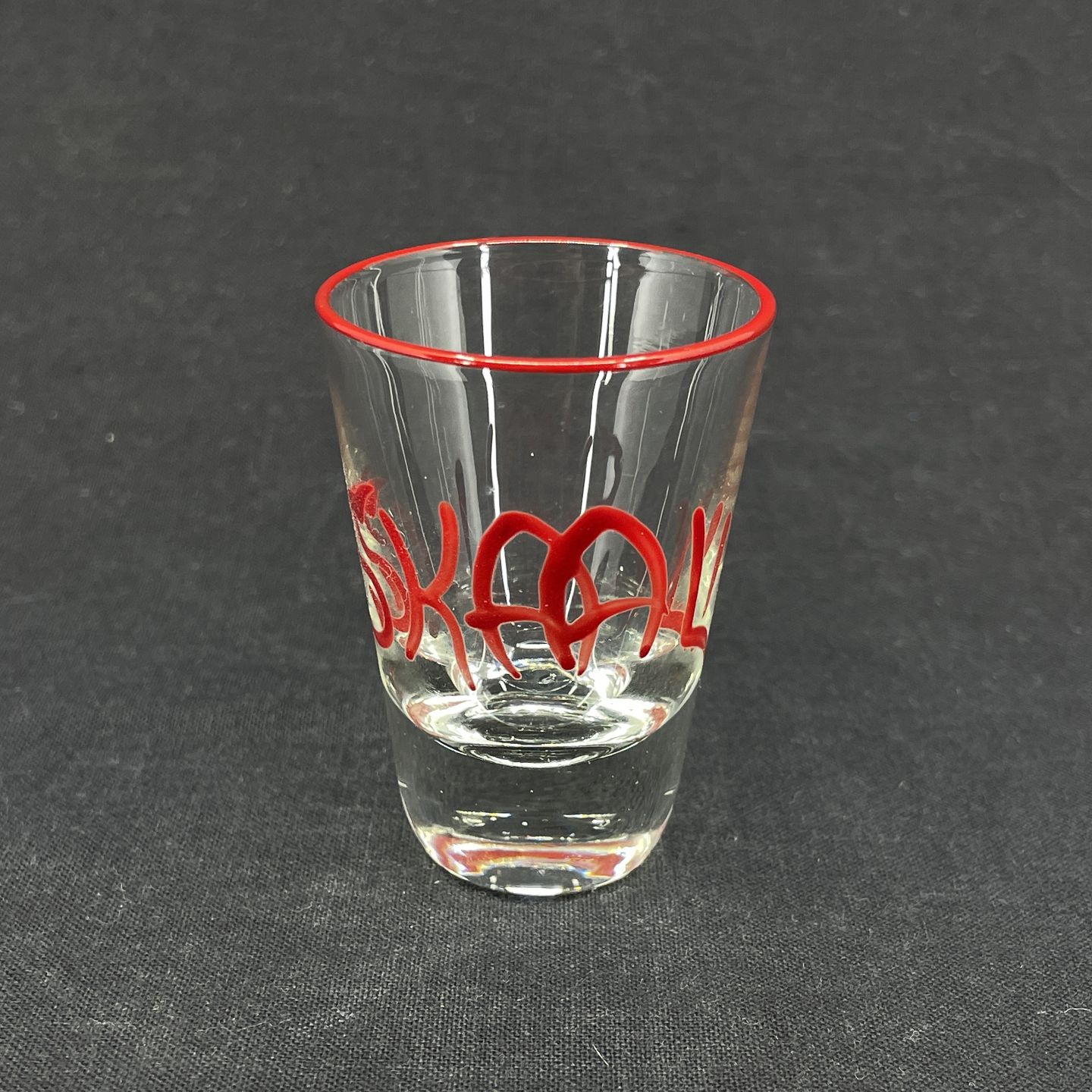 Regnbue lancering forretning KAD ringen - Emaljemalet studsglas fra Holmegaard, Skall - Emaljemalet  studsglas fra Holmegaard, Skall