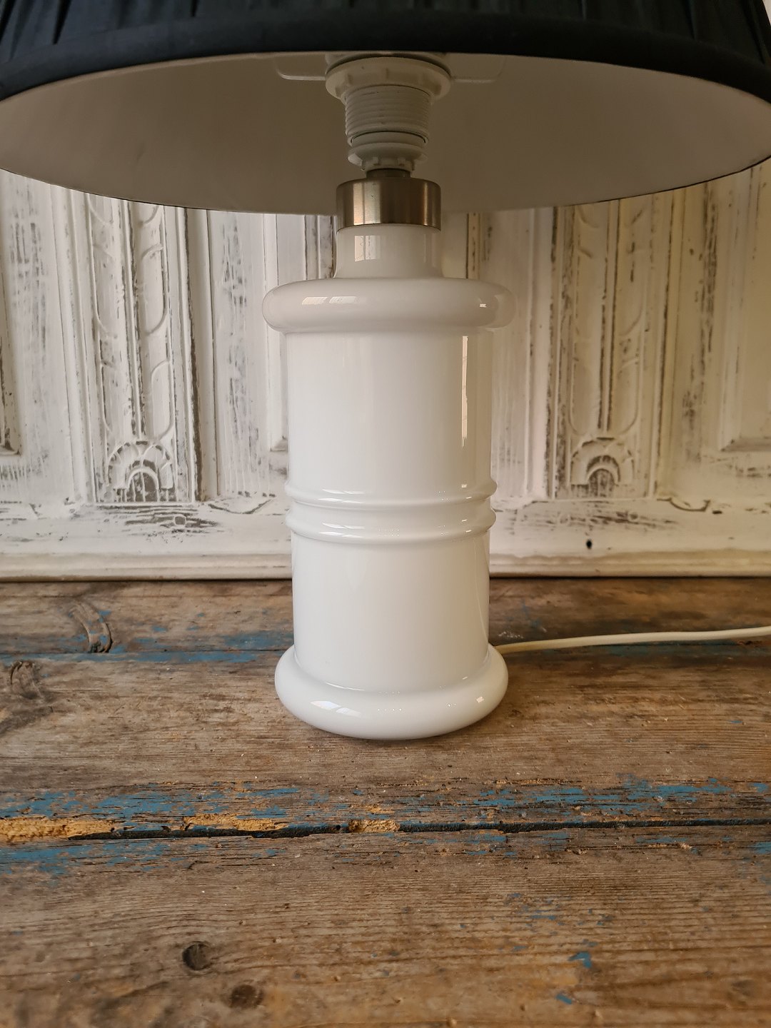 KAD ringen - Holmegaard Apotekerlampe i hvid opalglas. Hï¿½jde inkl. 32 cm. - Holmegaard Apotekerlampe i hvid opalglas. * Hï¿½jde inkl. fatning 32 cm.