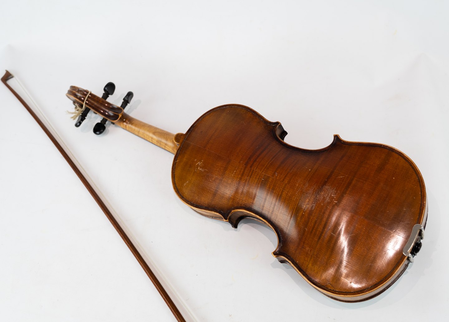 Selskab Muskuløs Bonus KAD ringen - Violin in great antique condition of dark wood from the 1930s.  * 5000m2 showroom - Violin in great antique condition of dark wood from the  1930s. * 5000m2 showroom