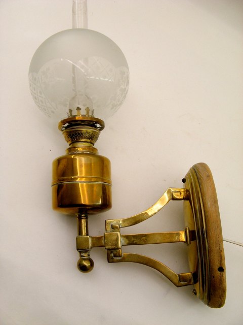 Wall lamp