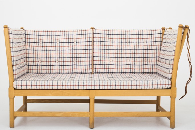Børge Mogensen
New cushions for the spoke back sofa
in " Hestedækken"
Condition - new
Delivery time: 6-8 weeks 
Shown in KLASSIK Flagship Store 
- Bredgade 3, 1260 KBH K.
Ph: + 45 33 33 90 60
