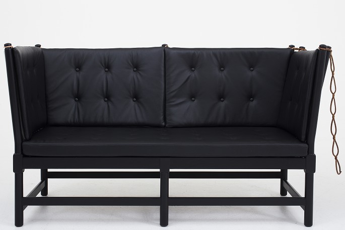 Børge Mogensen / Fritz Hansen
BM 1789 - Spoke back sofa in black leather and black lacquered beech.
Availability: 6-8 weeks
Renovated
