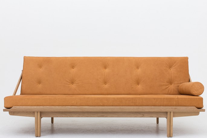 Poul Volther / KLASSIK Copenhagen
Daybed in oak, upholstered in Dunes Cognac leather
Availability: 6-8 weeks
We can offer upholstery of the daybed in fabric or leather of your choice. 
Please contact us for more information.
