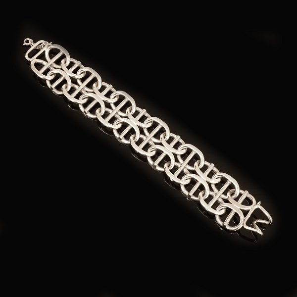 Kräftiger Armband aus Sterlingsilber. L: 20cm. G: 109gr