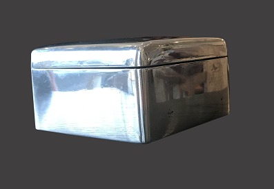 Box, silver
Silver, 830 S
W: 9 cm, L: 9 cm, H: 5,5 cm
Good condition
