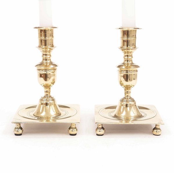 A pair of early 18th century brass candlesticks. Denmark circa 1700. H: 22cm