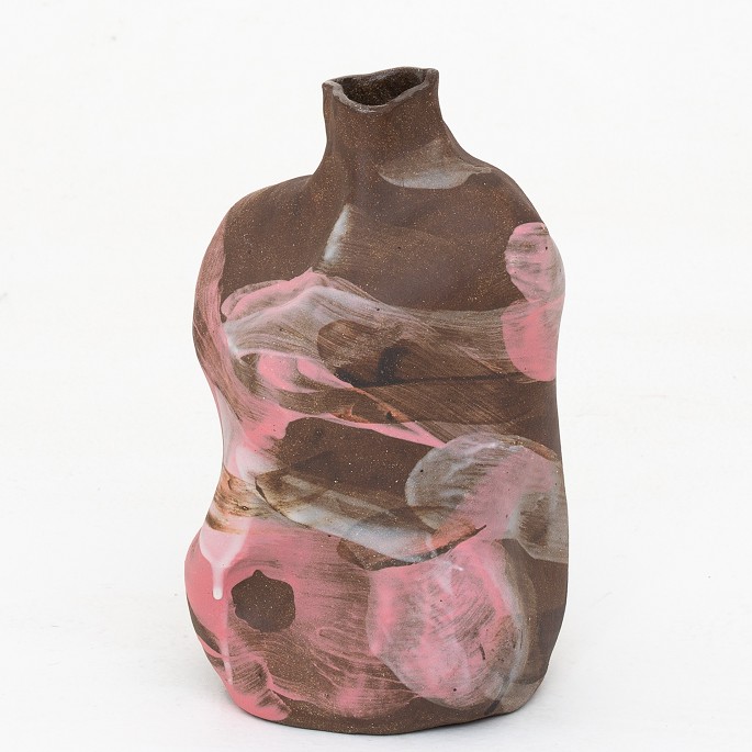 Christina Muff / Eget værksted 
Vase in partially unglazed stoneware with pink, black and white glaze.
1 pc. in stock
Original condition

