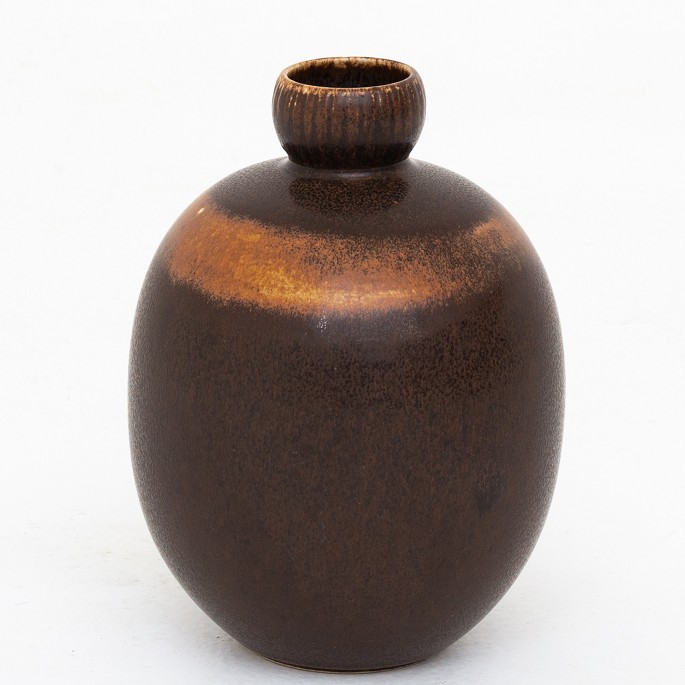Saxbo / Saxbo 
Calabash-shaped vase in stoneware with brown hare