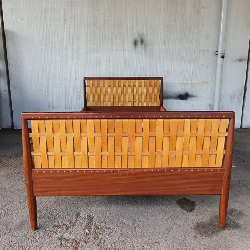 Bed in teak from Illumsbolighus.