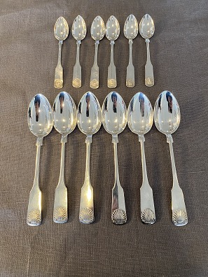 6 table spoons, 6 teaspoons, mussel
830 S
Good condition, 6 tablespoons 900 kr., 6 teaspoons 500 kr
