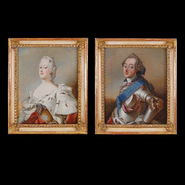 Pair of portraits of Frederik V and Queen Louise. Pilos style. Oil on canvas. 
Visible size: 36x29cm. With frame: 45x38cm