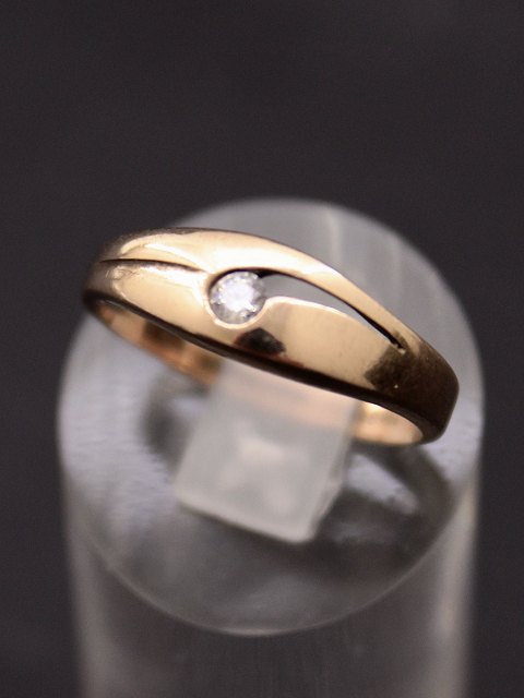 8 carat gold ring