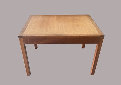 Coffee table, Model 5361
Fredericia Furniture
Mahogany
L: 80 cm, W: 60 cm, H: 54 cm
Used, good condition
Børge Mogensen
