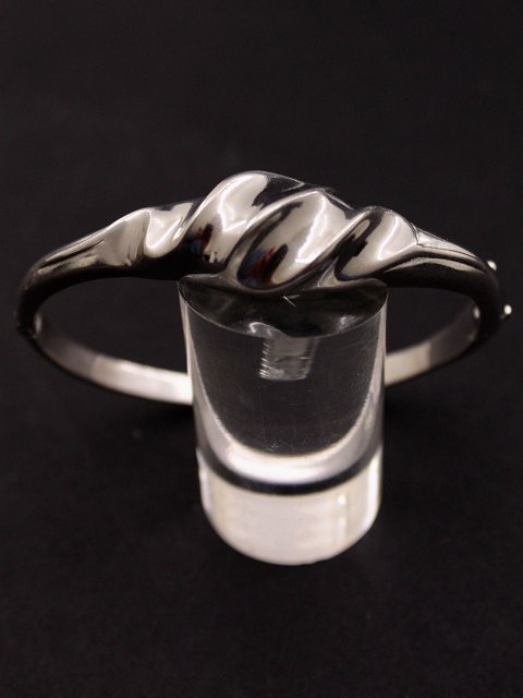 Sterling silver bangle