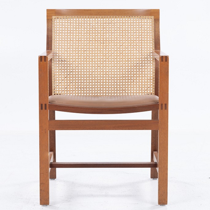 R.Thygesen & J.Sørensen / Botium
7512 - Armchair in mahogany with cane and seat in light brown.
1 pc. in stock
Good, used condition
