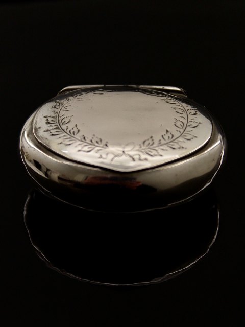 830 silver pill box