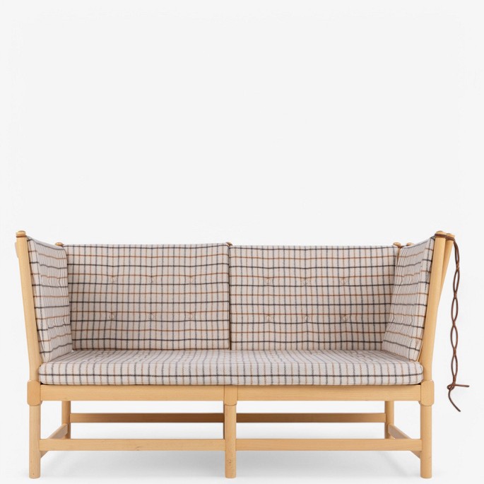 Børge Mogensen / Fredericia Furniture.
BM 1789 - Slatted sofa in Hestedækken with a frame of varnished beech.
1 pc. in stock
