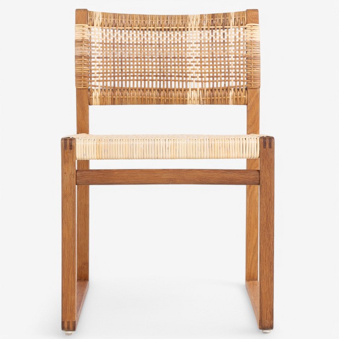 Børge Mogensen / Fredericia Furniture.
BM 61 - Chair in oak with partially patinated wicker.
1 pc. in stock

