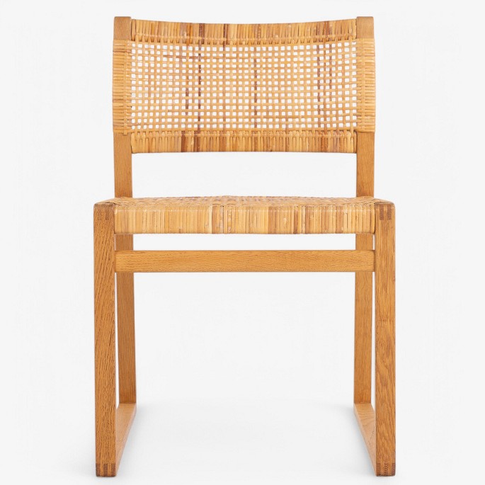 Børge Mogensen / Fredericia Furniture.
BM 61 - Oak chair with wicker back and seat.
1 pc. in stock
