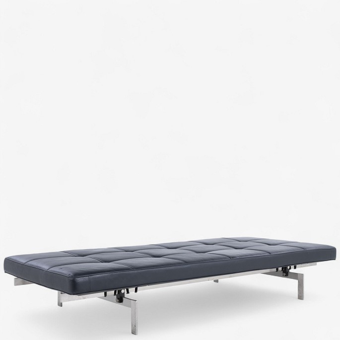 Poul Kjærholm / Fritz Hansen.
PK 80 - Daybed i sort læder på stel af stål.
1 stk. på lager
