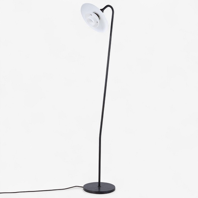 Poul Henningsen / Louis Poulsen.
PH 3/2 - 